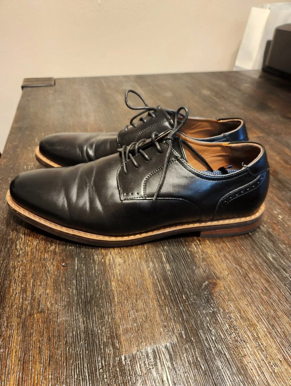 Nunn Bush Black Leather Derby Shoes with Tan Welt